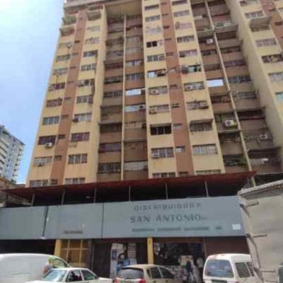 #Aragua #Maracay

Av Santos Michelena, zona centro.
Se incendia un apartamento en residencias Tamanaco.
Piso 1
Apartamento 1C
En desarrollo.7.45 p.m.