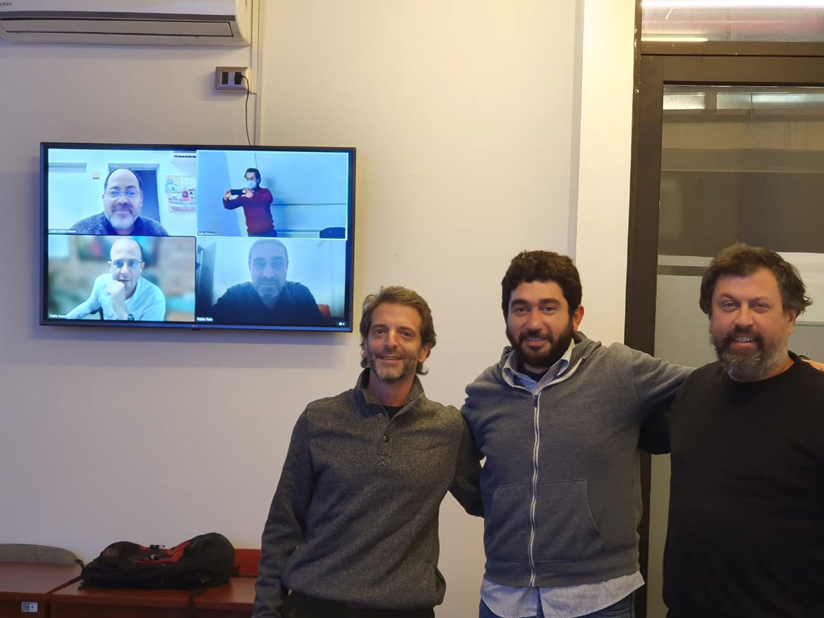 En la tarde de hoy Marcial <a href="/quiroga_carmona/">Marcial Quiroga-Carmona</a> presentó, defendió y aprobó su tesis doctoral. #Abrothrix  Arriba!!  🐁🇻🇪🍻

<a href="/PostCienciaUACh/">Postgrado Facultad de Ciencias UACh</a> 
<a href="/EcolEvolUach/">Doctorado en Ecología & Evolución</a>