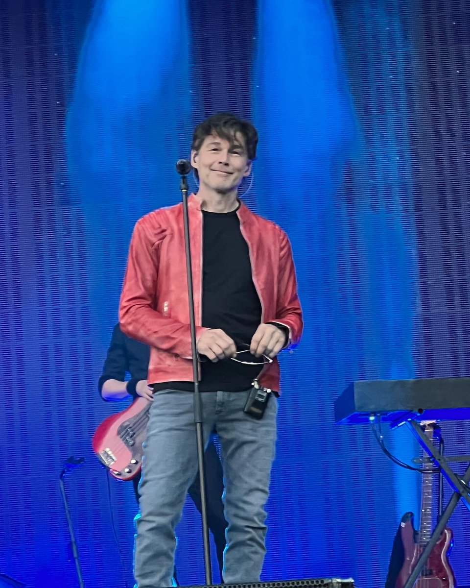 arita_barua's tweet photo. Watching my former heartthrobs in my former home! Thank you @aha_com for making my ❤️ skip a beat all over again! #aha #CardiffCastle #ahalive https://t.co/sYnZR4nk48