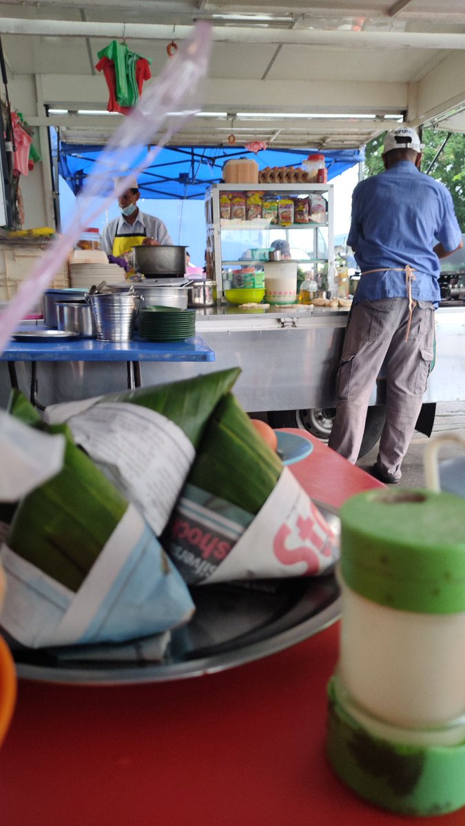 HaneemZ's tweet photo. Sarapan sensorg....
Layan hujan2 nie..... https://t.co/FeJveYVLVM