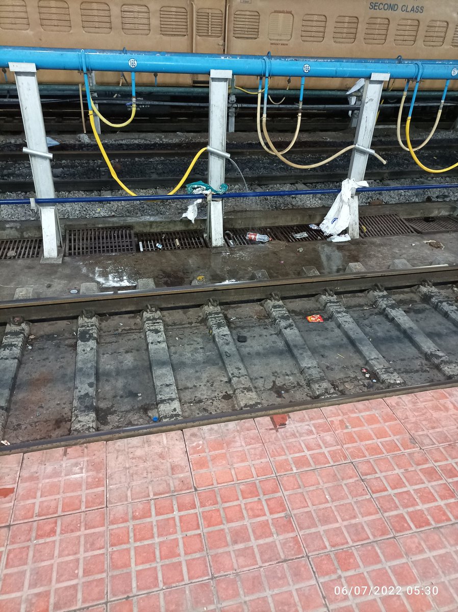 PavanRway's tweet photo. Water leaking near Platform 7 at Secunderabad Railway Station. Please fix. https://t.co/DTUt6Ar1VS