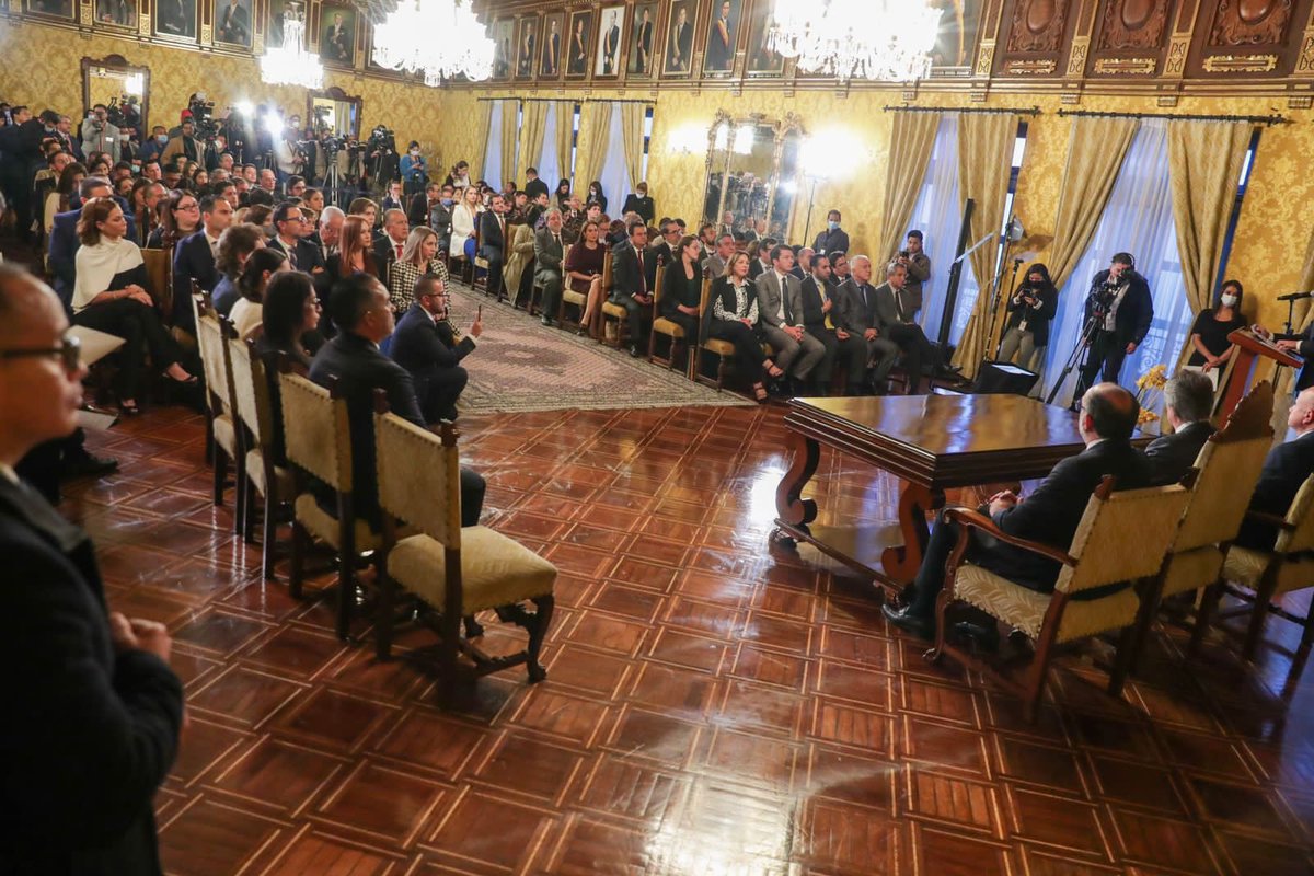 dariovherrera's tweet photo. ¡Listo para un nuevo reto en @ObrasPublicasEc!

Gracias presidente @LassoGuillermo por la confianza. Una vez más me comprometo con los ecuatorianos para mejorar la viabilidad del país y construir nuevas obras públicas para el beneficio de todos. https://t.co/Xzel1o10FQ