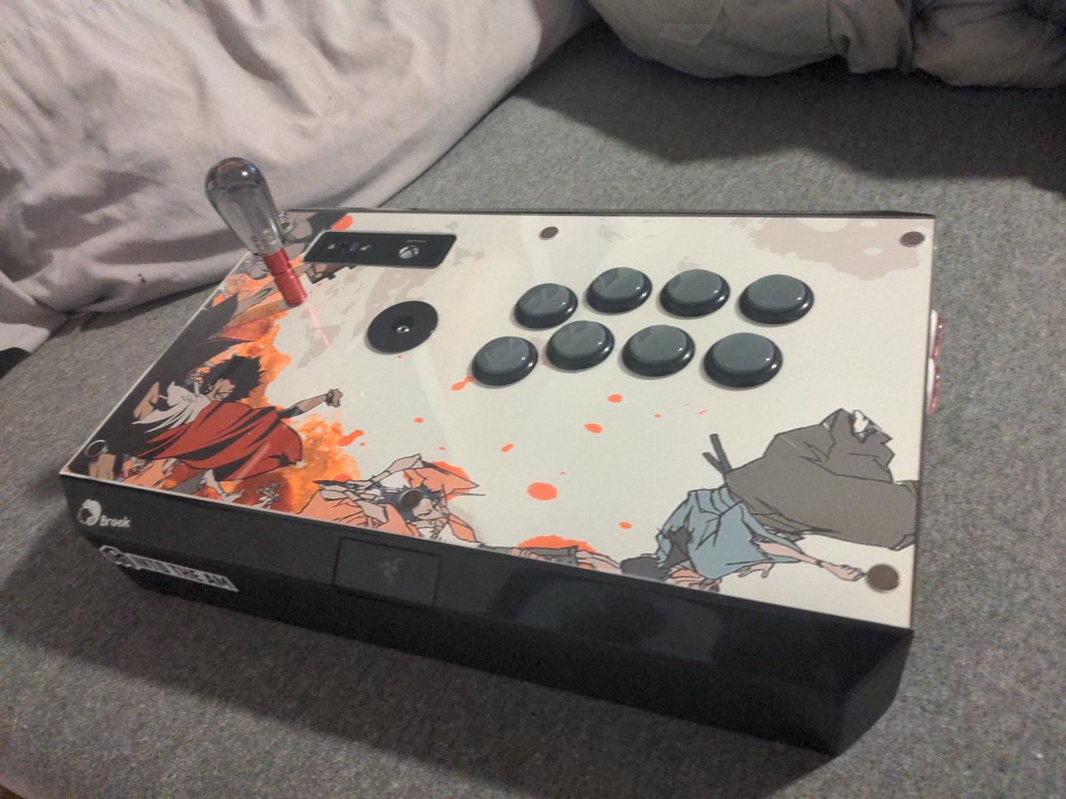 Aiberius's tweet photo. Once again, thanks to @focusattack for the stick art and Red Link EX. It came out really good. And thanks to @ArcadeParts for the 2lb JLF Tension spring and the Smoke Bat top. https://t.co/PSocAeS4eZ