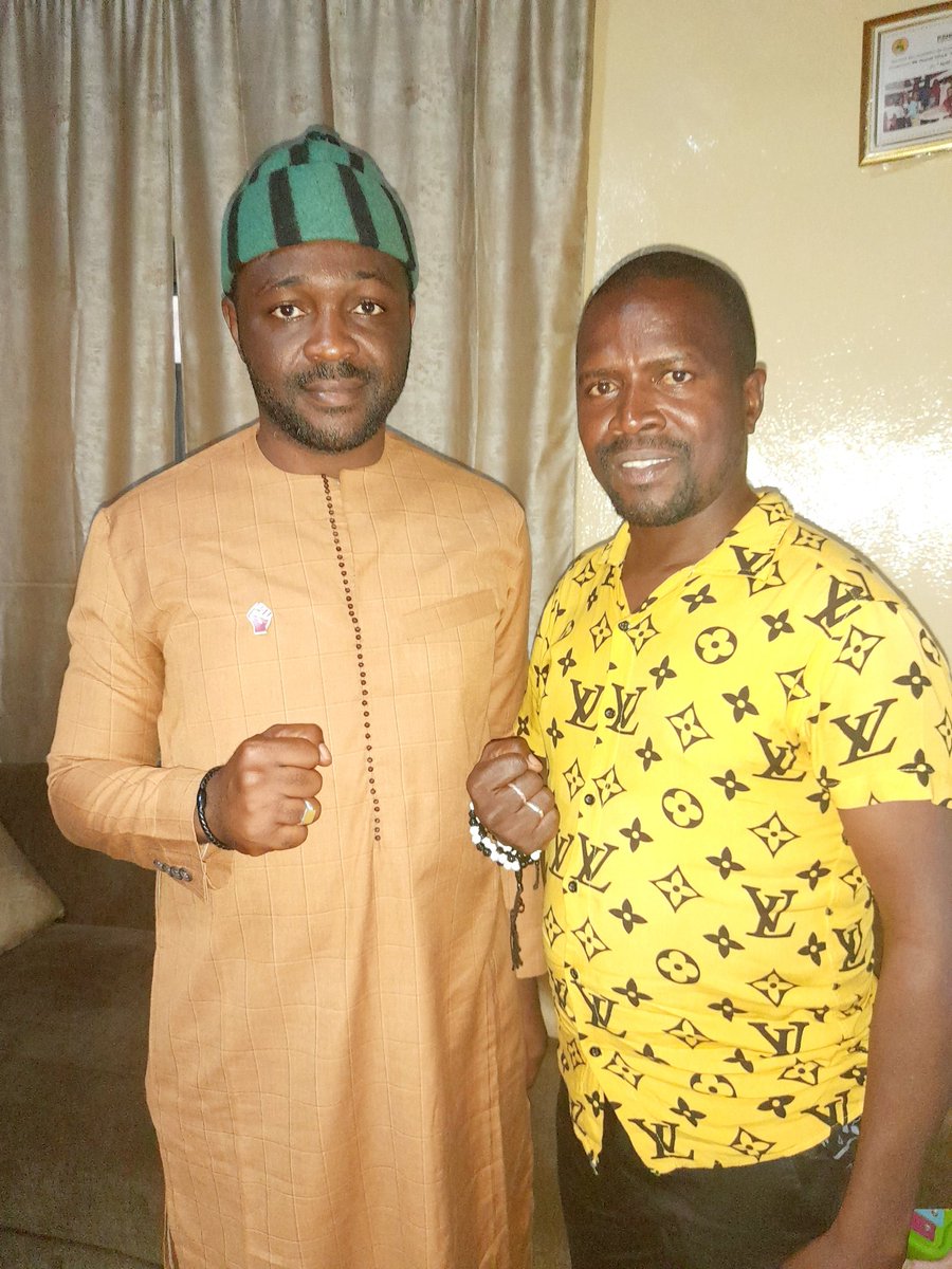 Le cas de Foniké Menguè et Procureur Alphonse Charles W c'est comme Doumbouya et Alpha CONDÉ😡 donné occasion et la chance à quelqu'un de grandir après il devient ton ennemi, c'est pire sorcellerie et hypocrisie