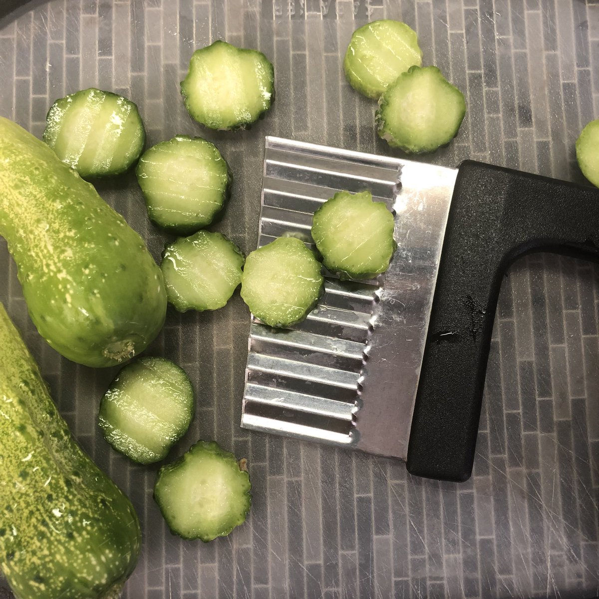 CanningBee's tweet photo. A ripple cutter makes cucumber slices pretty but -importantly- helps keep the slices from sticking together in the pickling brine https://t.co/ssp8Xyp3AF