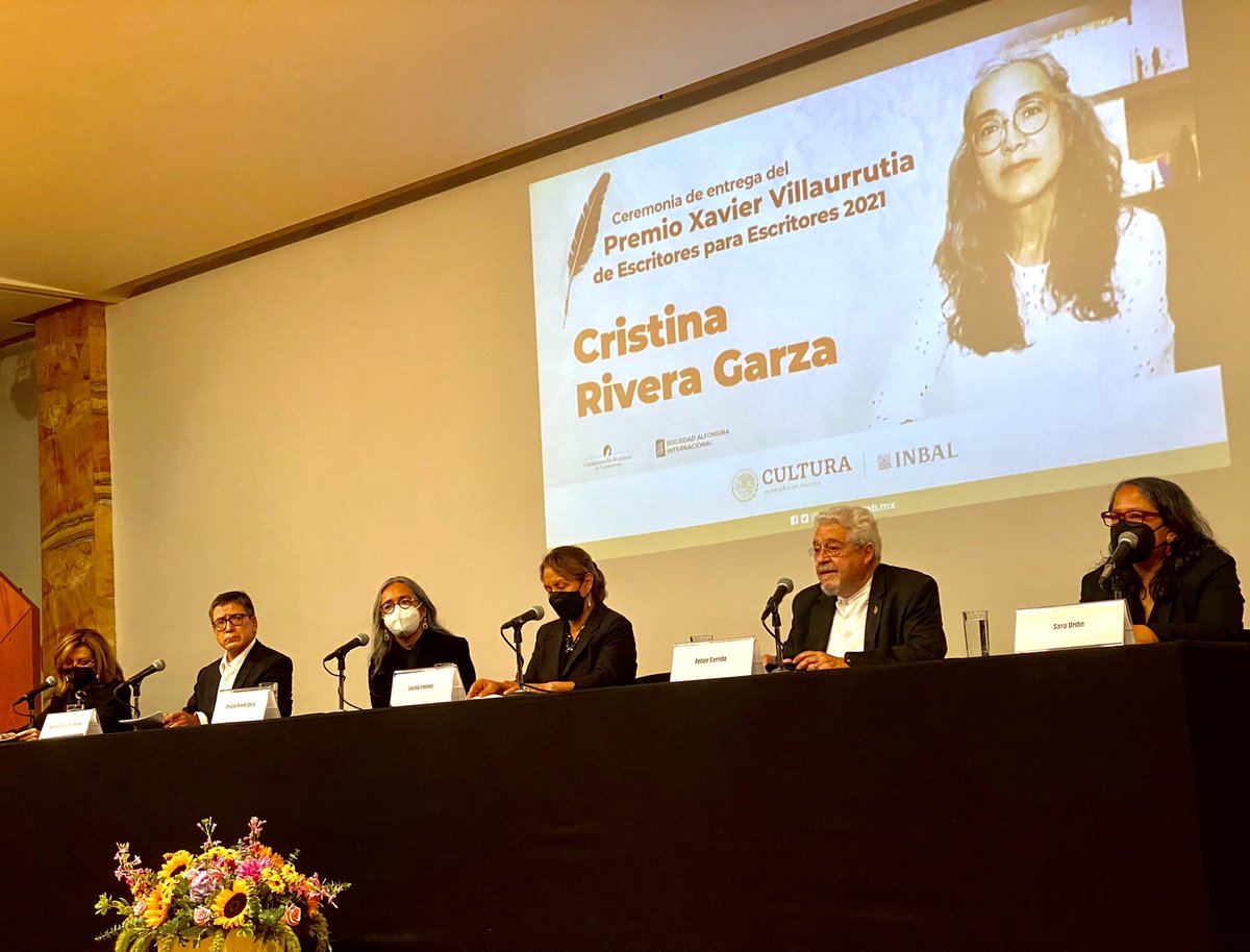 ‘El invencible verano de Liliana’ y la entrega del Premio Xavier Villaurrutia de Escritores para Escritores 2021 a <a href="/criveragarza/">Cristina Rivera Garza</a>.