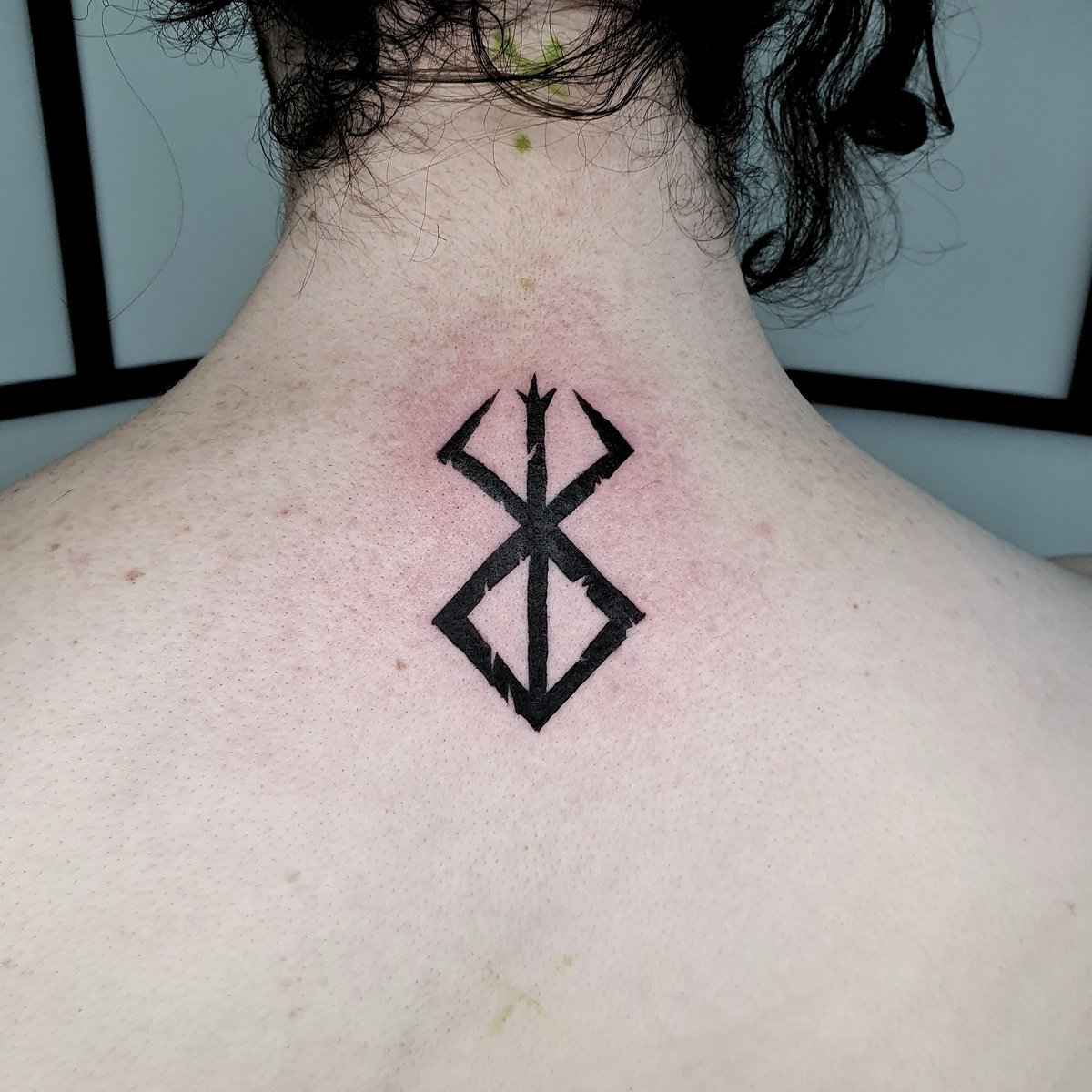 __mundane_death's tweet photo. #huntersmark from #SwordArtOnline #anime #tattoo I did https://t.co/FGjXA9efgq