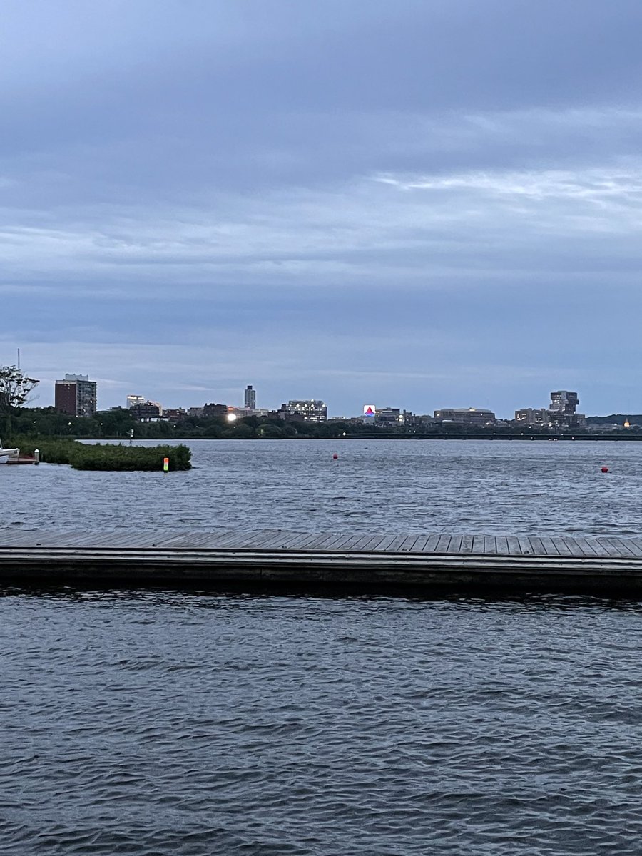 Shockmain's tweet photo. Lovely night for a walk around Boston and I missed the fireworks by 24 hours! #boston #hatchshell https://t.co/Emu4qSqHdv