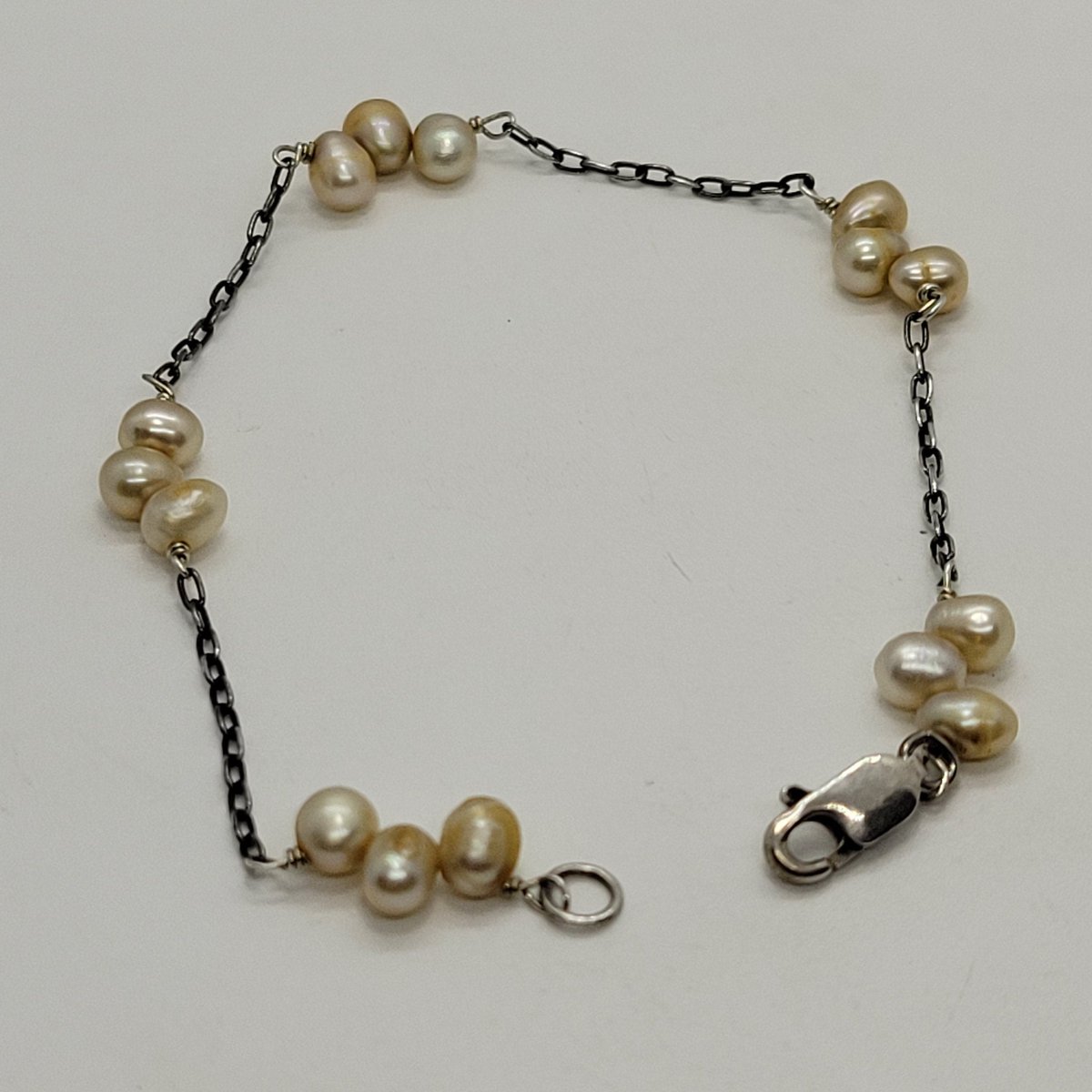 CaseyFahey's tweet photo. Excited to share the latest addition to my #etsy shop: Fresh Water Cultured Pearl Bracelet in 925 Sterling Silver Lobster Clasp Vintage Dainty https://t.co/68VWFl3jGG #pearl #bohohippie #lobsterclaw #pearlshell #no #girls #white #gold #beachtropical #FreshWaterPearls https://t.co/j90wjlAd5I