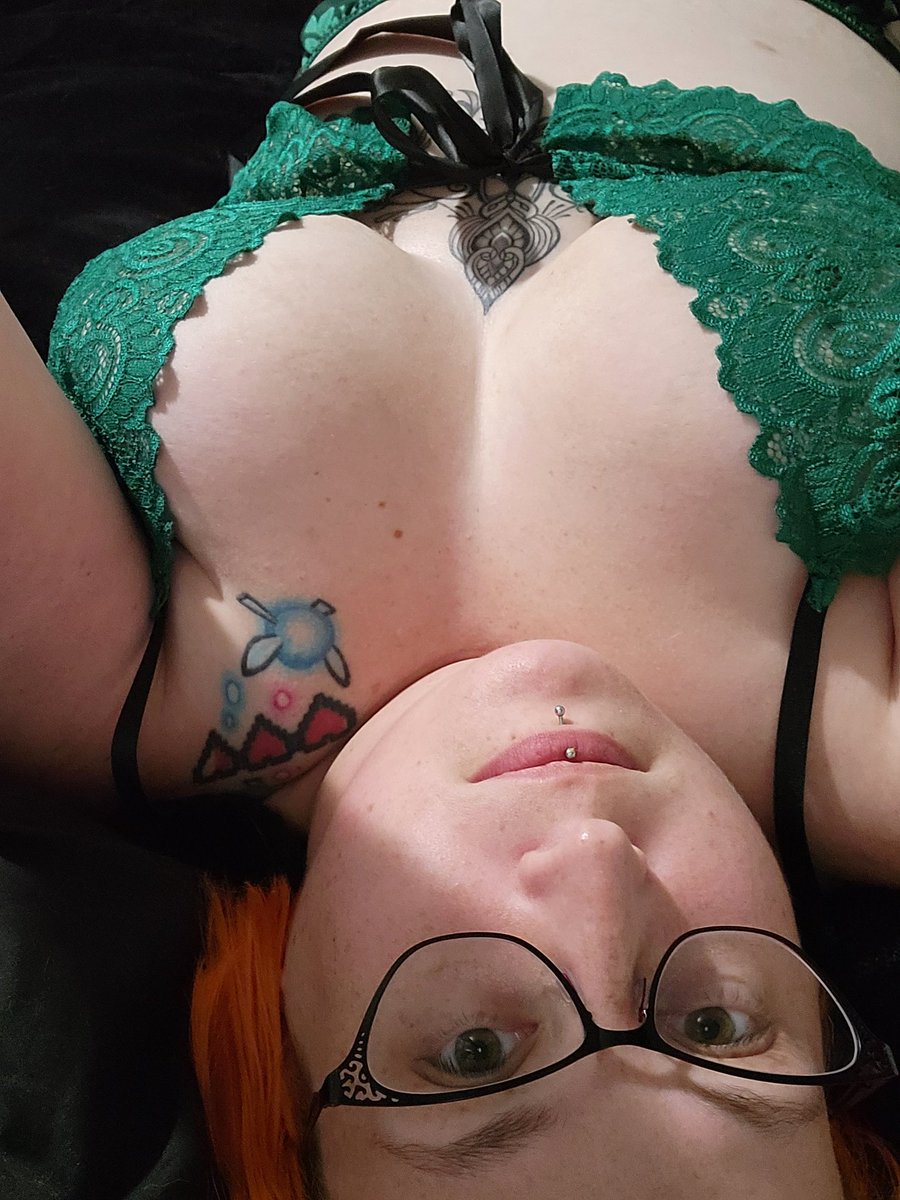 nevi_pak's tweet photo. Hope everyone is having a great night!

Follow me on my fansly account its free! The link is in my linktree in my bio. Hope to see you there. https://t.co/VhjubGaRF7
