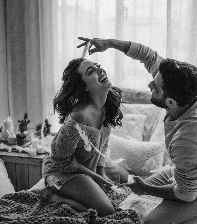 - الحنية هي أساس الحُب ، هي بدايته ، هي مصدره ، هي ثباته وصموده وسبب إستمراريته..😍✌️💞