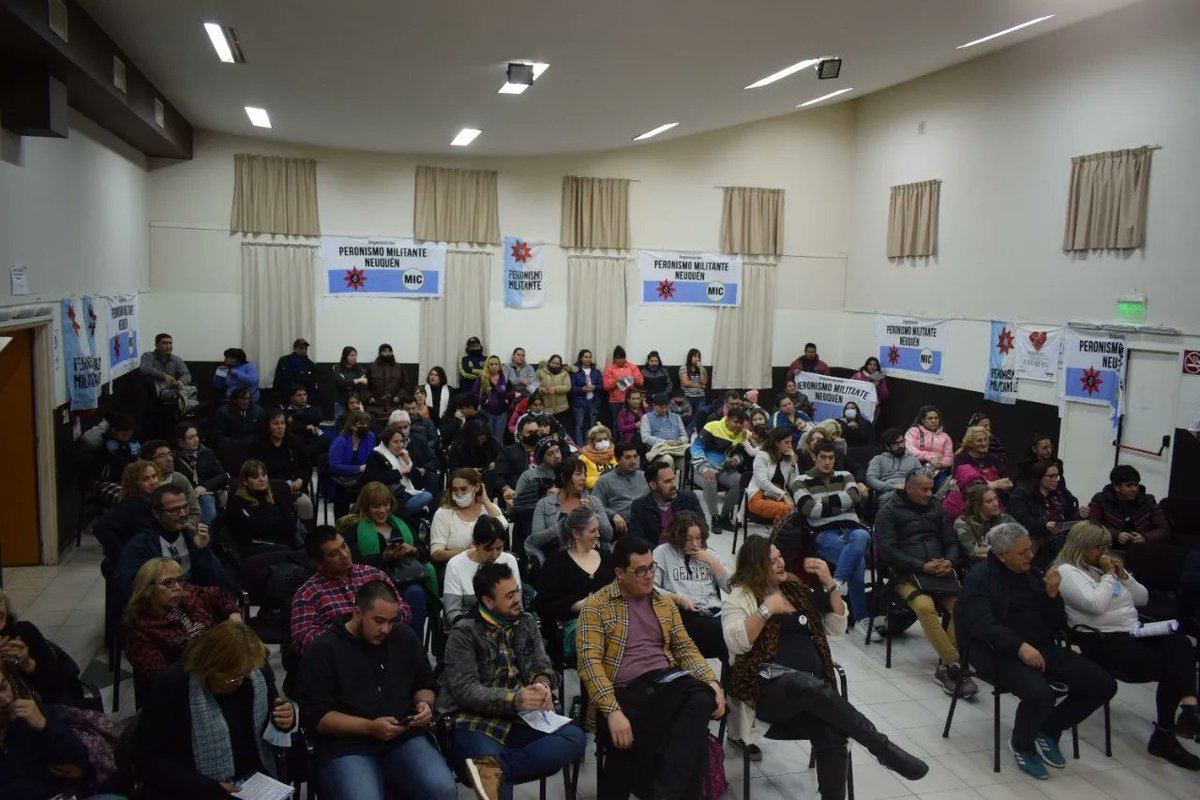 Peronismo_PM's tweet photo. #Hoy | En el Salón de AMUC de la Ciudad de Neuquén, con la presencia de nuestro Sec Gral @gallegofernandezpm y  responsable provincial Adrián Urrutia, se lanzó el #PeronismoMilitante Neuquén. Aumentamos la presencia en todo el país con la mística y aguante que nos caracteriza ✌️ https://t.co/5Odzyawop8