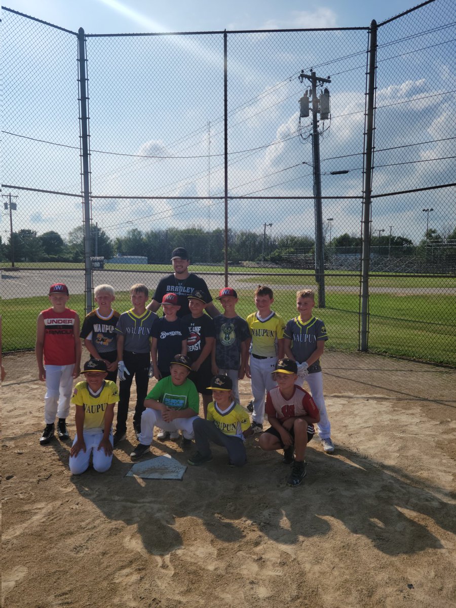 bigtschultz's tweet photo. Can't thank Connor Manthey from @DockSpiders enough for stopping in to our 9u practice tonight. Made a big impression on the boys. https://t.co/fsyaC02YYt