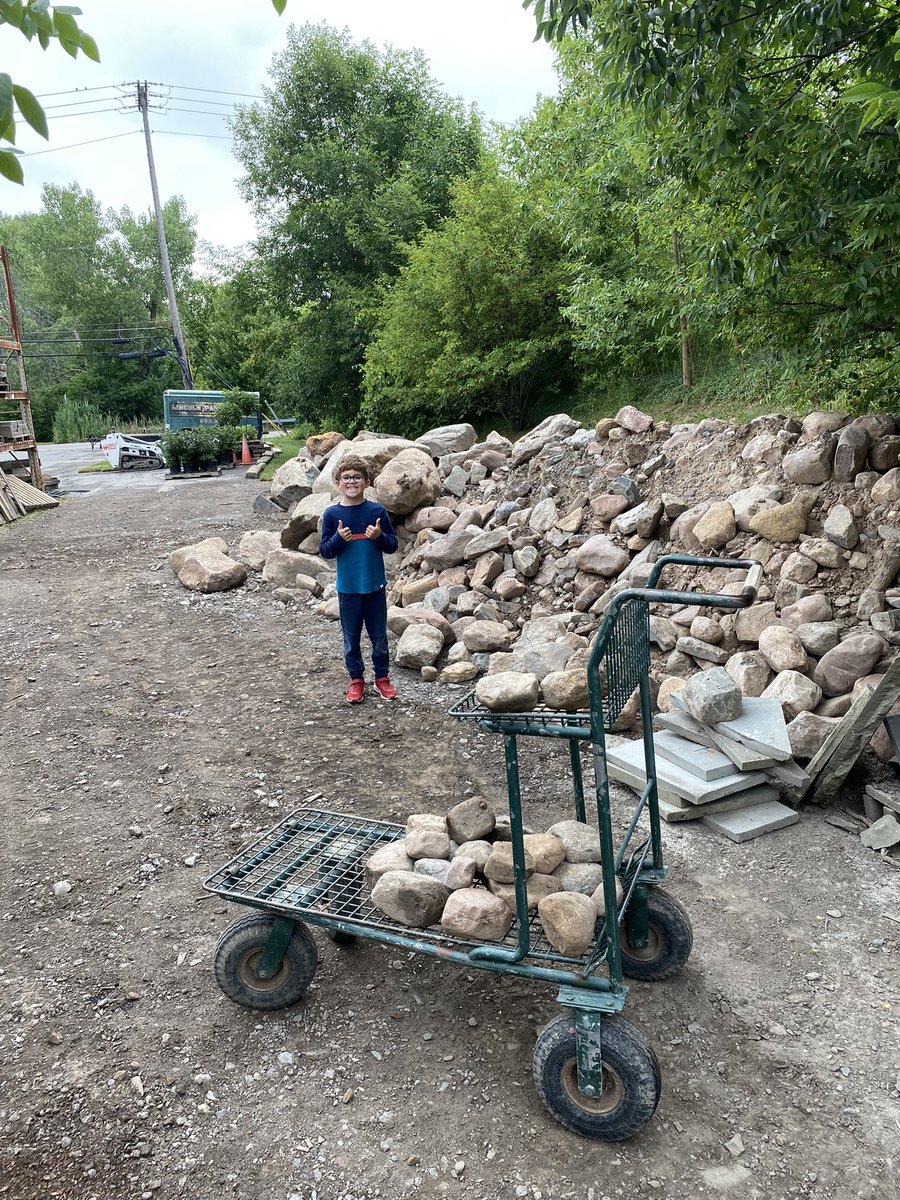 colby_krug_716's tweet image. Here in Krug Country, little man and I went to the dump and got some old bricks that would’ve ended up in a landfill, found some river rock and made us a stout retaining wall! #solvingcomplexproblems #engineeringwithnature #honeydolist