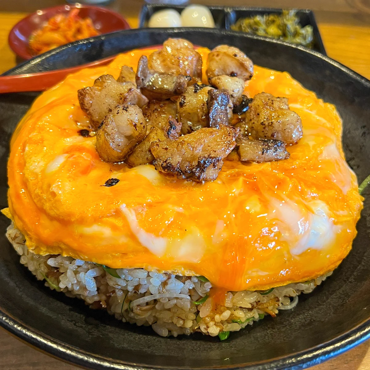 想像するだけでヨダレ出そう！チャーハンとオムレツを合体させた「チャーライ」