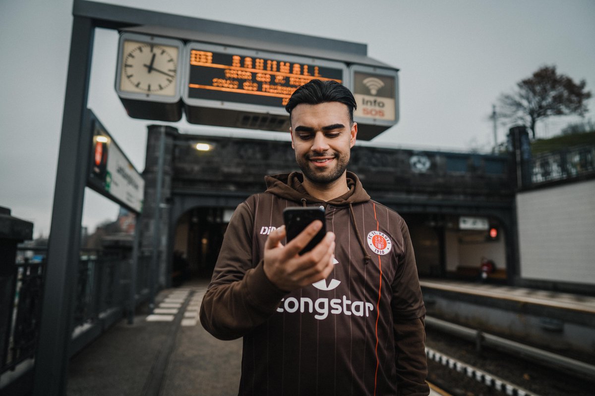 85% of smartphone owners regularly shop on their mobile device. 📱

We analysed the results of the 2022 ECC Payment Study to identify preferred payment methods and current trends in #MobileCommerce. 

ow.ly/wQIo50JOG2b
#Payment #MobilePayment