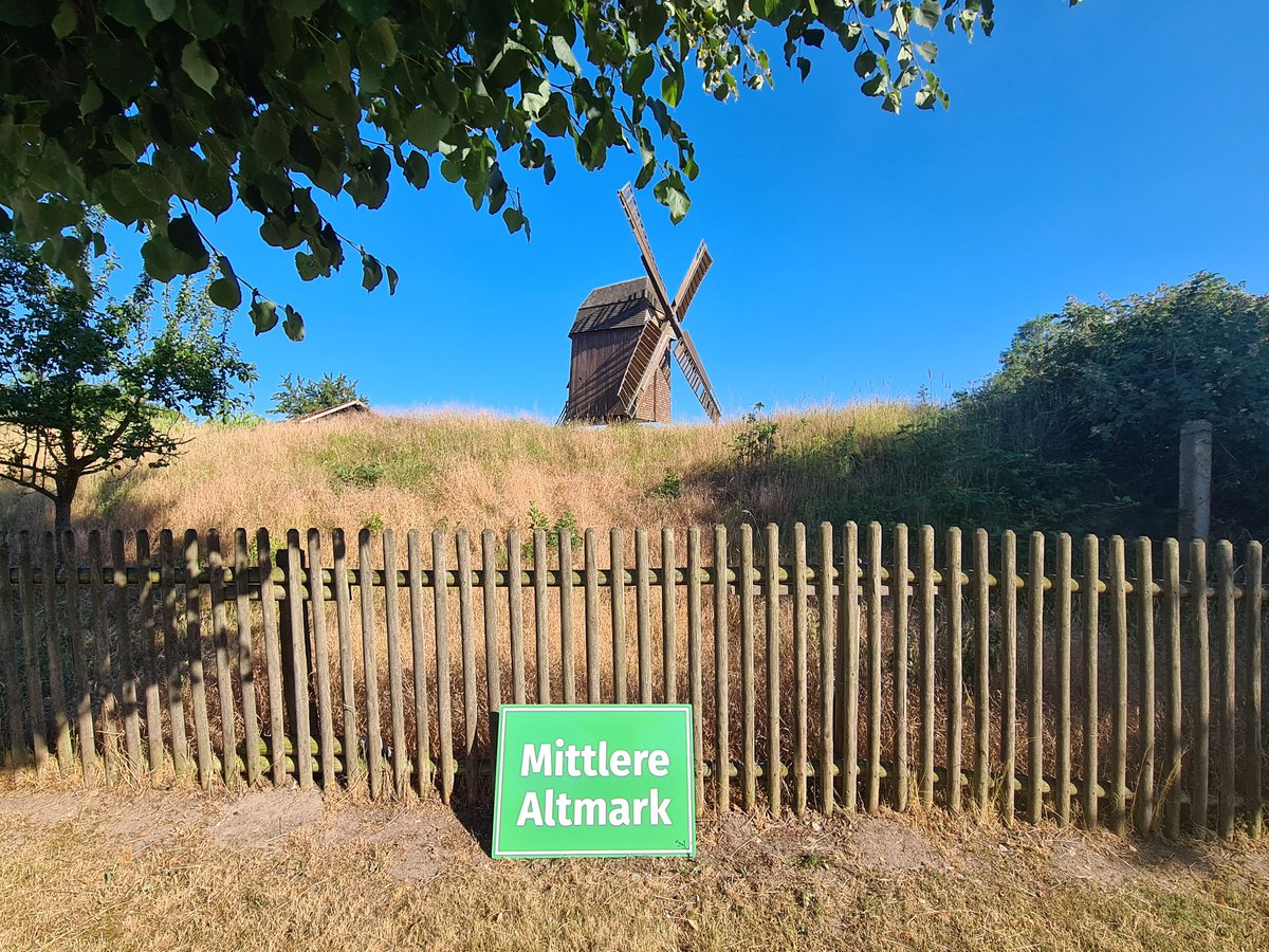 LandLeute's tweet photo. Aus der Mitte der Zivilgesellschafft heraus hat sich ein neuer #LEADER Verein in der #Altmark gegründet. #AltmarkMitte anstatt #MittlereAltmark. https://t.co/fKSkuTy8um https://t.co/9sZL4T8cq7