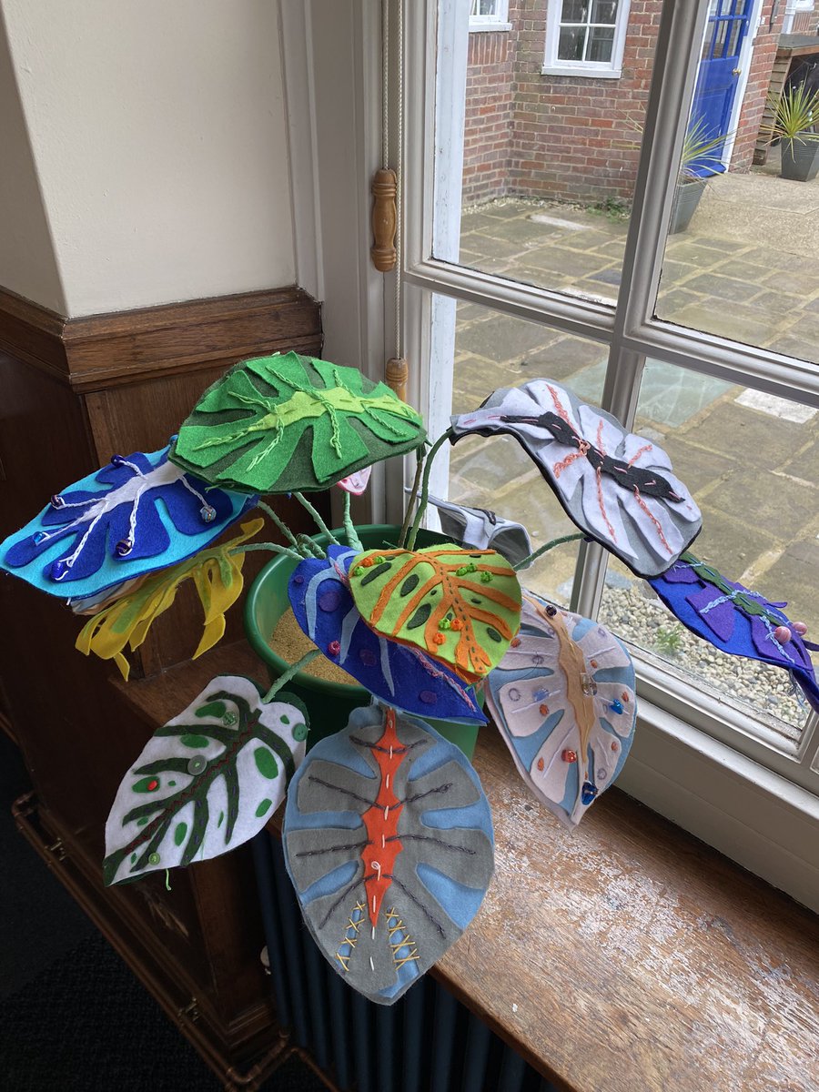 RMSTextiles's tweet photo. Textiles literally grows from the roots up @RMSforGirls stunning collaborative work created by Yr 7, well done! #plants #felt #textiles #Year7 #handstitch https://t.co/nlAe732iZM