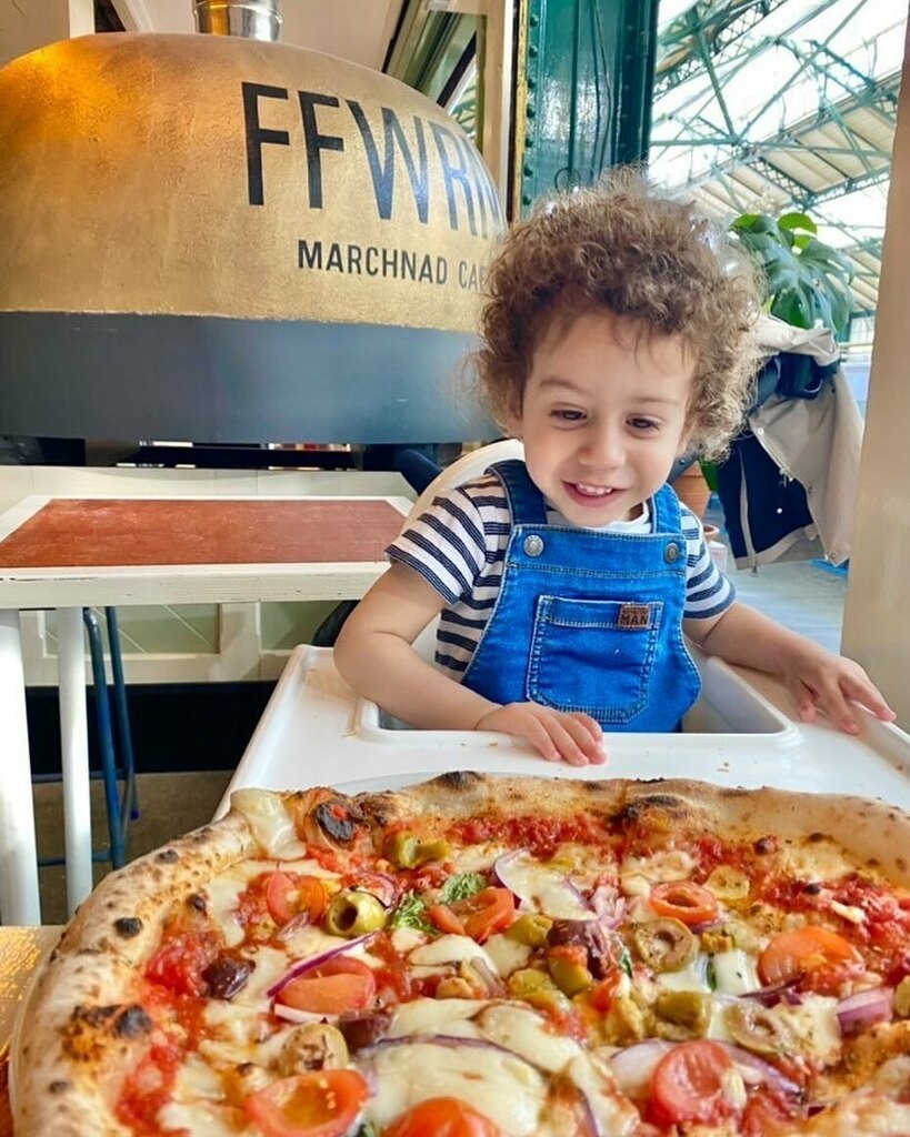 Ffwrnes's tweet photo. The most adorable little pizza lover - Ismail showing us the perfect pizza smile 😍😍😍
#pizzalove #lovepizza #cardiffmarket #pizza #pizzasmile #cardiffpizza #cardiff #caerdydd https://t.co/hjkctbxiBB https://t.co/nxXDgzPE1n