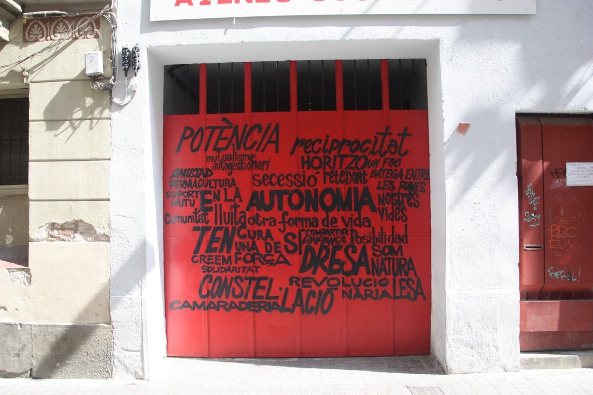 ❤️Gràcies per ajudar-nos a mantenir vives les festes populars d’aquest país, per fer barri amb nosaltres i sobre tot i com no, per la solidaritat i el suport mutu.

✊Entre totes, tot! 
#FMPopularPobleSec #FMPobleSec #AmadrinaUnCarretó