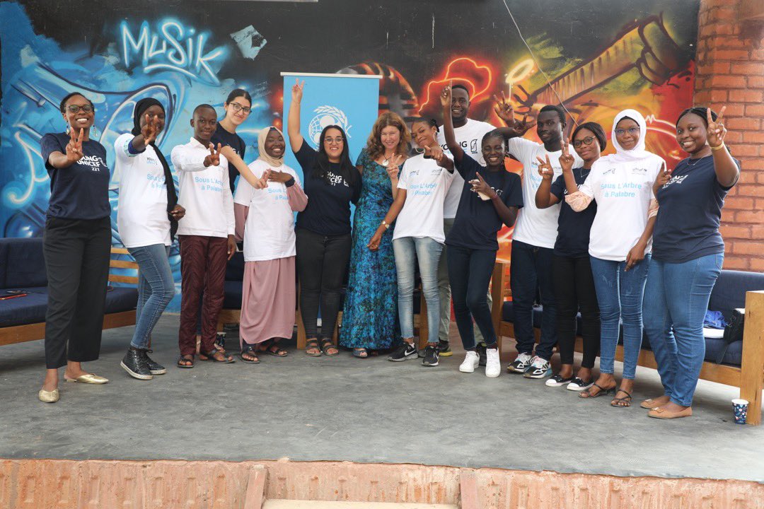 👏 très honorée d'avoir participé au débat 'sous l'arbre à palabre' organisé par les  #YoungUnicef sur le thème "📚offrir une #éducation inclusive, équitable, sûre et saine".
Un vrai moment d'échange avec les jeunes, qui montrent leur détermination à prendre en main leur avenir.