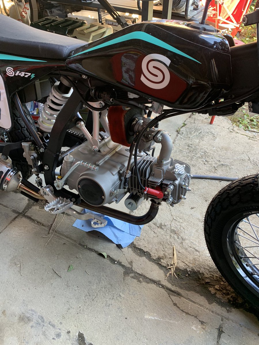 flattrack71's tweet photo. What’s changed?!😁
細かいコトをちょこちょこと🤙
#sundaymotors #s147e #ミニフラットトラッカー #こんなコトしてんとダニエルやれ❗️ #いやコッチが本業ですから #🤪 https://t.co/BaXPseHK7n