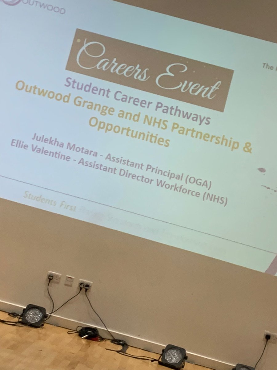 Here we are at #outwoodacademy NHS careers evening talking to year 9,10 and 11 pupils and parents about becoming a Dietitan and eating cake 🍰
Thankyou for inviting us we had a great time 👍
#FutureDietitian #TrustADietitian #OutwoodGrange #MYHT