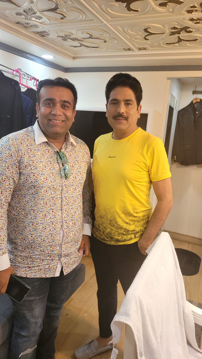 sankhala_darsh's tweet image. At set of Waah Bhai waah. #ShaileshLodha @ShemarooEnt @justvoot 
#Darshan #darshansankhala
