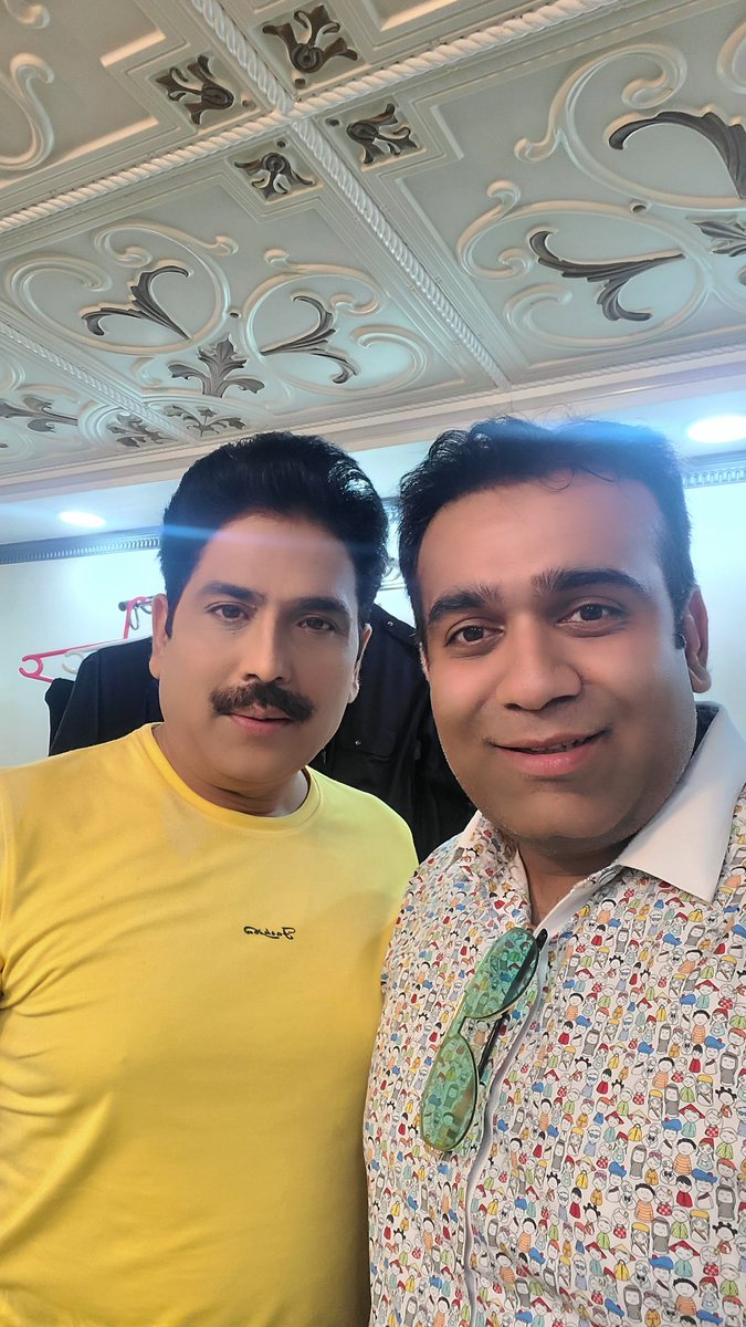 sankhala_darsh's tweet image. At set of Waah Bhai waah. #ShaileshLodha @ShemarooEnt @justvoot 
#Darshan #darshansankhala