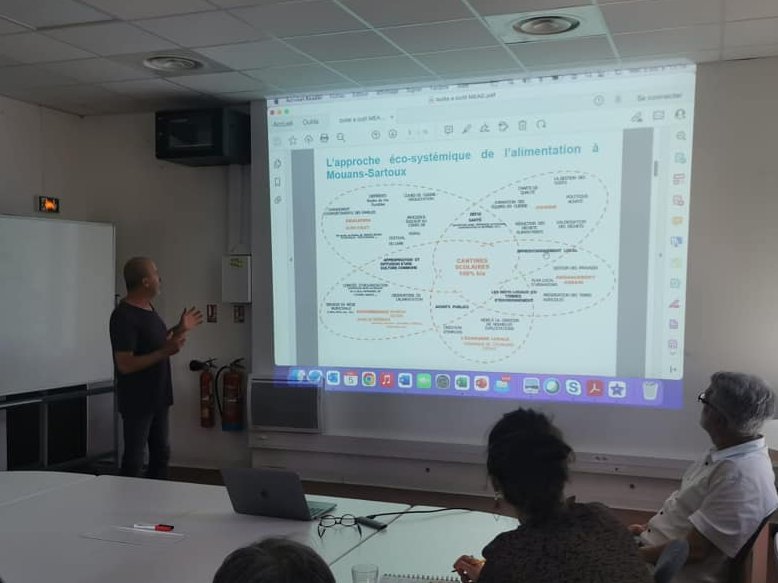 mufpp's tweet photo. Thanks to @MouansSartoux for the fantastic field visit to learn more on how to create a 100% organic school canteen 🌽🍉🥬 and to increase awareness among citizens on the values of local food #yourplateyourplanet https://t.co/um85DoWT4Q