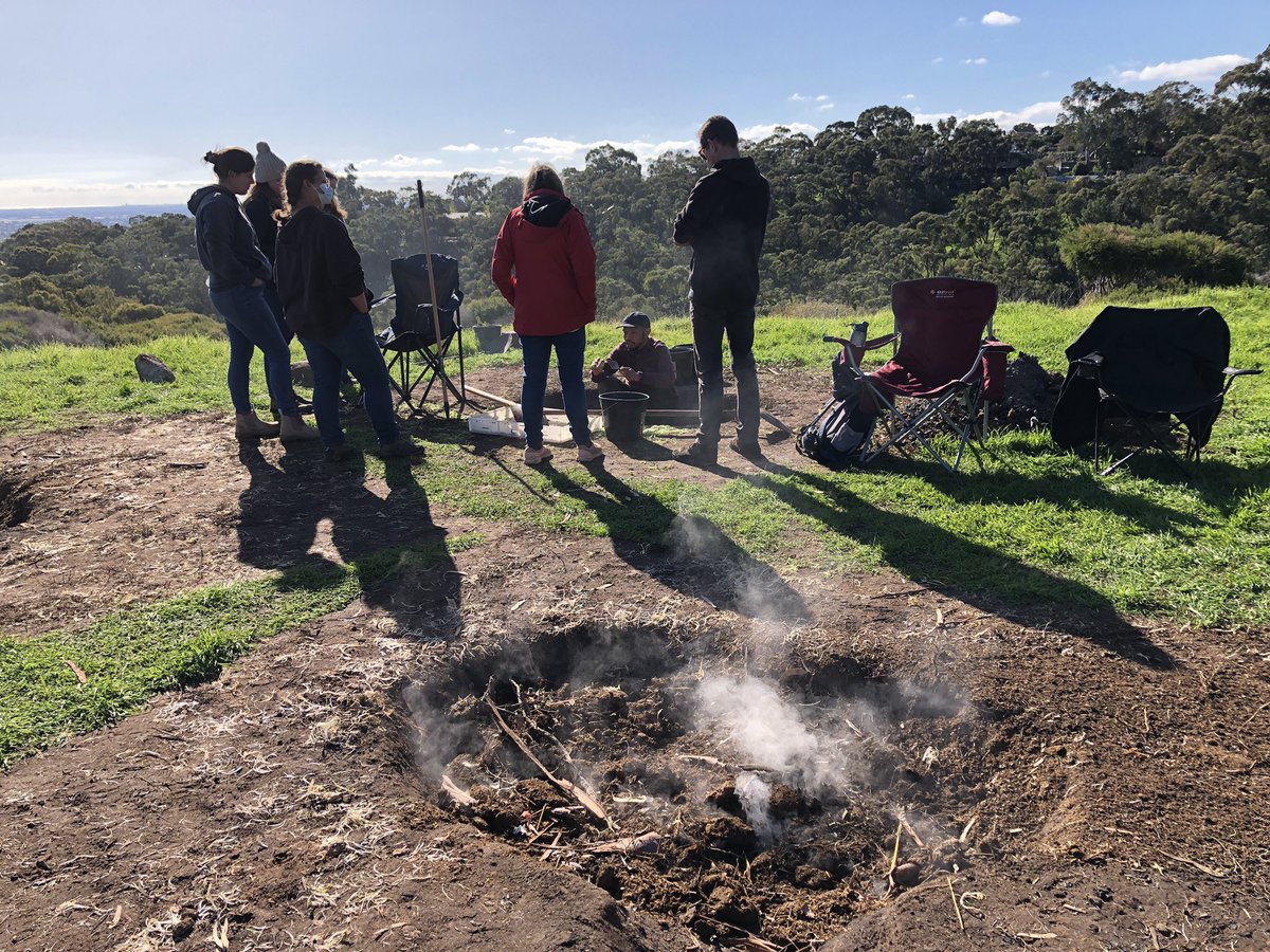 Pitfiring #2 happened today @FLINArchaeology. Lots of clay creations going in to the pits. Three kookaburras supervising @chantal_wight @hoadie71 @JenDigsStuff @dr_marpol @ingatkatandaan