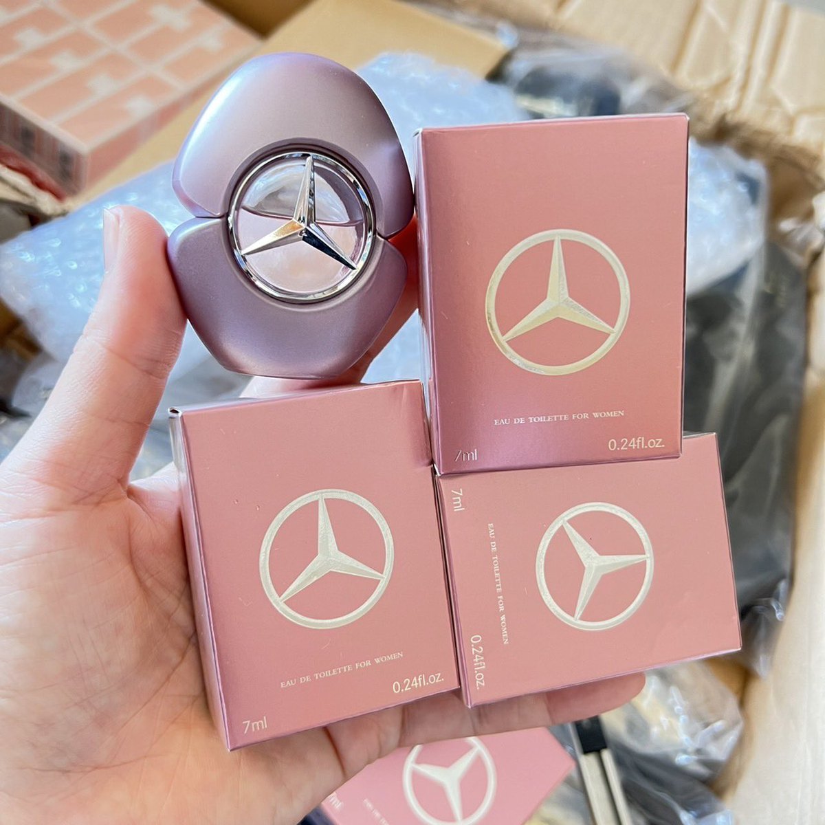 SenoritaShop1's tweet photo. กิจกรรมแจกประจำเดือนมาอีกแล้วค่า 
⚡️เพียงแค่รีทวิต+ฟอล

💖แจก Mercedes Benz EDT for Women 7ml  1 รางวัล มูลค่า 490 บาท

🧚‍♀️ประกาศผล 31/7/2022 

#น้ำหอมแท้ #แจกฟรีไม่ฟอลได้ไง #แจกฟรีแค่รีแค่ฟอล #แจกเงิน #แจกวอลเปเปอร์ https://t.co/HGLnLBog5k