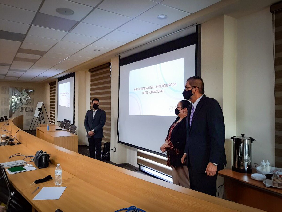 <a href="/CPC_Zacatecas/">Comité de Participación Ciudadana de Zacatecas</a> agradece al 𝗠𝘁𝗿𝗼 𝗦𝗮𝗹𝘃𝗮𝗱𝗼𝗿 𝗱𝗲𝗹 𝗛𝗼𝘆𝗼 𝗦𝗼𝘁𝗼 director de la <a href="/FCA_UAZ/">UACyA UAZ</a> por las facilidades otorgadas para que se llevara a cabo  la exposición de la metodología para la implementación del 𝑨𝒏𝒆𝒙𝒐 𝑻𝒓𝒂𝒏𝒔𝒗𝒆𝒓𝒔𝒂𝒍 𝑨𝒏𝒕𝒊𝒄𝒐𝒓𝒓𝒖𝒑𝒄𝒊ó𝒏