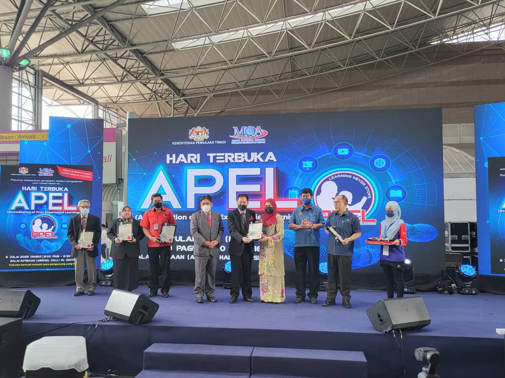 At the launch of the APELQ programmes by the MQA Malaysia. HELP University is the first uni to offer the DBA thru APLEQ pathway #helpuni #apelq #priorexperientiallearning #