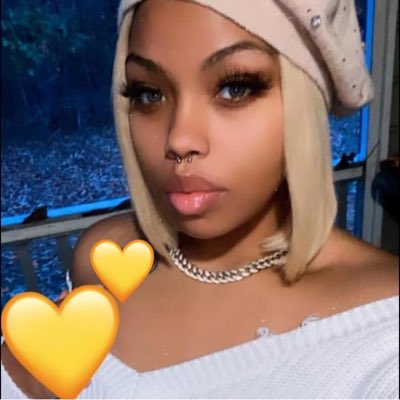 Shar_Baybee's tweet photo. Rare 🧿🌻🌻🌻 https://t.co/y5oX3ruRZp