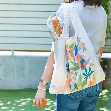 straightpress's tweet photo. 100%リサイクル素材の「KIND BAG」に、新たなコラボレーションシリーズが登場
▼記事はコチラ↓
https://t.co/j9yVWPPfaU
せわしない現代に必要な“癒し”のデザインを取り入れた同コレクションで、充実した毎日を送ってみては。@straightpress
#KINDBAG https://t.co/goF50kk7bw