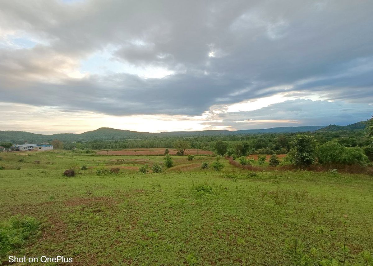 Chandeltr's tweet photo. By getting lost in nature, you get closer to finding yourself
#Natural places in #chhindwara
#BeautyofSausar #AmazingBharat #Amazingsausar #naturalbeauty
#Satpudaregion #naturecaption #JansamparkMP #Mptourism #NaturePhotography https://t.co/rafaqlkm9w