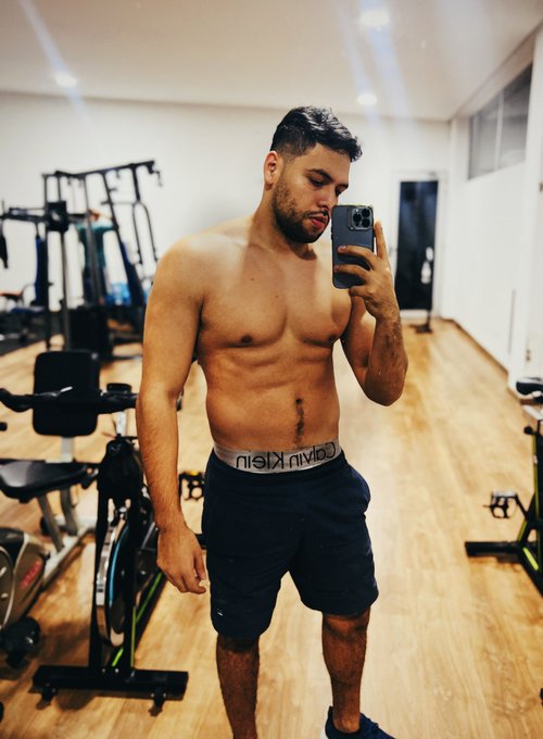 So sweaty from the gym and online
https://t.co/7E0ibX9jDu https://t.co/PGsUVYTHrl