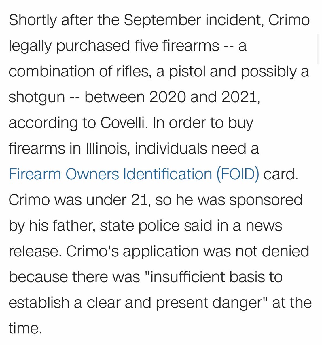 Der 21jährige, der bei Chicago 7 Menschen erschossen hat, hat mit 18 damit gedroht, „alle umzubringen“. Die Polizei fand 16 Messer, 1 Dolch und 1 Schwert bei ihm.
Danach durfte er - mit Bürgschaft seines Vaters - ganz legal 5 (!) Schusswaffen kaufen. Man konnte ja nichts ahnen.