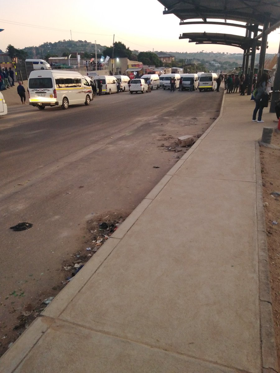 Wiseman_M93's tweet photo. Nelspruit taxi associations has joined the #nationalshutdown https://t.co/MdidtMtHNO
