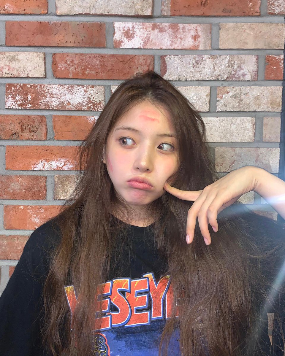 nmixxpics_'s tweet photo. NMIXX official instagram update with Jiwoo (2/2) https://t.co/iX7YNCfuGj