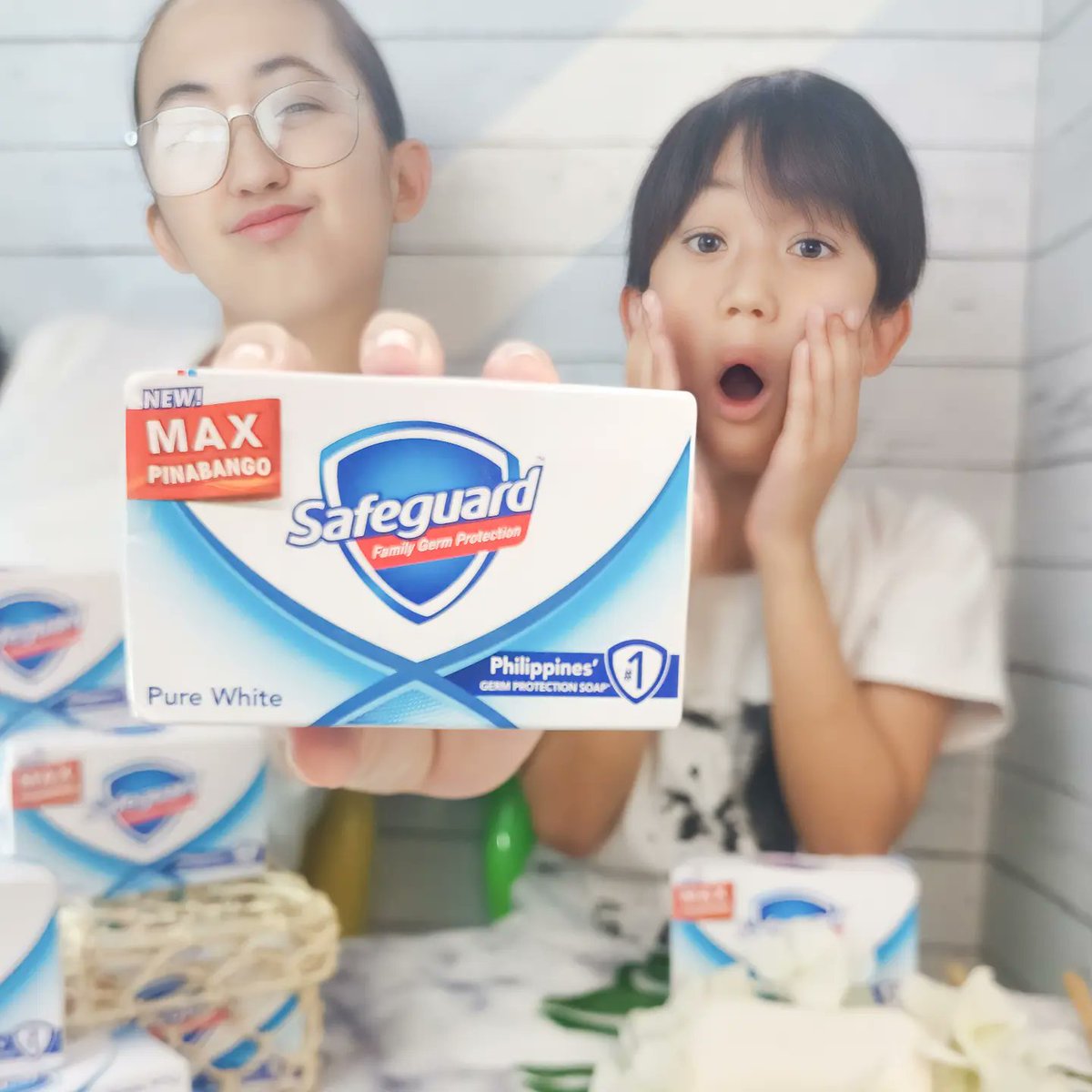 kmsocampo's tweet photo. We all know that safeguard will keep us protected by killing the 99.9% of germs. 

Try the new and improved SAFEGUARD MAX PINABANGO! this will keep us smelling fresh all day!
#Ad #5pmBacteriasimCheck 
#SafeguardPH 
#SafeguardMaxPinabango #MemshiesXSafeguard https://t.co/xyaqliehkt