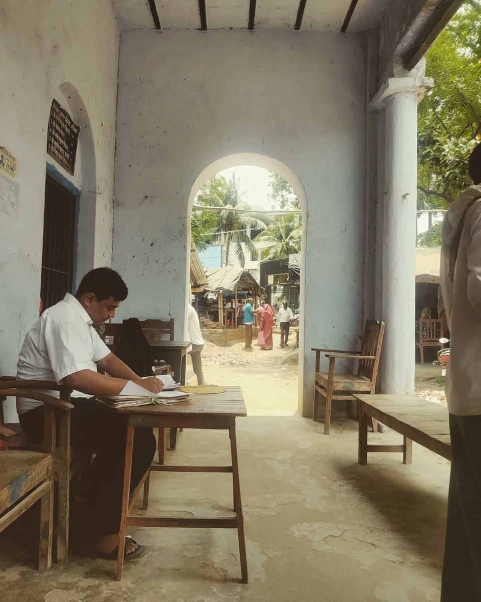 rheaverma's tweet photo. Been thinking about the legal profession.  Especially the young lawyers who are fighting the good fight in the far flung villages of Bihar. About the kind of ideals and conviction they hold. And most of all, their resilience ❤️ https://t.co/FwZKsVpSHu
