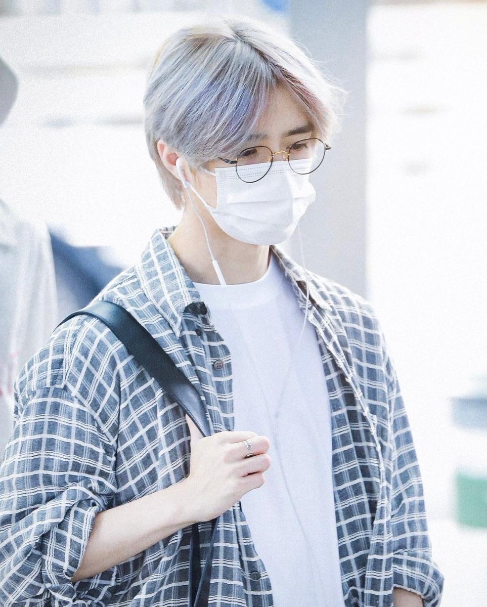 bxmrxmi's tweet photo. 줄이어폰 🎧🎶 https://t.co/h4VHwr3rSR
