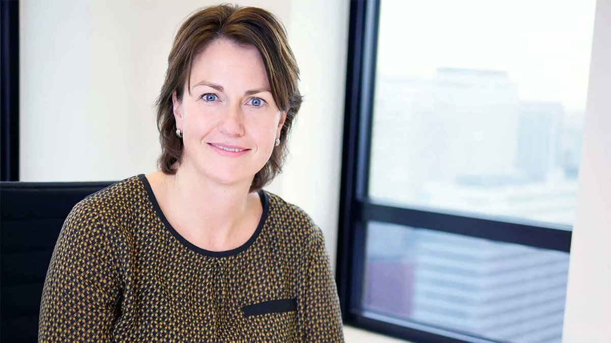 Sciencetalks_GL's tweet image. In the ’90s, #openscience was perceived as a threat to acad publishers. Today, publishers play an important role in the research ecosystem. @ElsevierConnect's Laura Hassink talks about this evolution. 

From the Feb 2021 issue of #ScienceTalksMagazine: sciencetalks.org/breaking-with-…