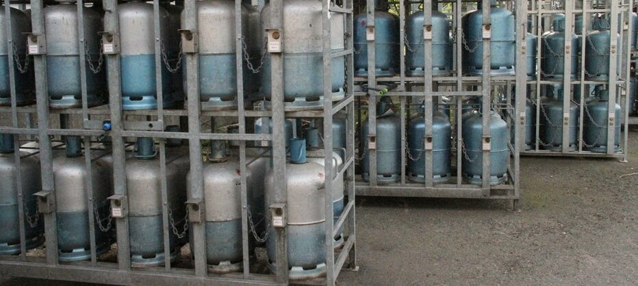 RPikan's tweet photo. La Région et le Département la annoné si mercredi 6 juillet 2022 la mise en place din blokaz du prix de la bouteille de gaz à 15 euros au lieu de 21.88 euros aktuelman, zisko 31 décembre. L'application lé po bientôt https://t.co/EUxpEBfYeT