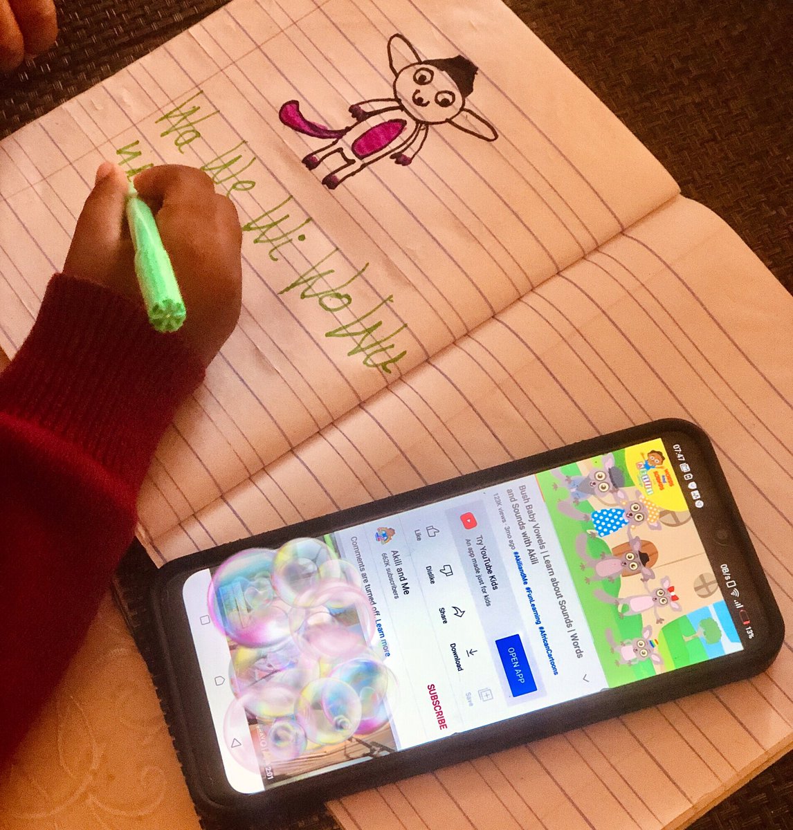 queeen_minah's tweet photo. Support your child’s learning at home with @akiliandme YouTube videos, my little artist and I enjoy the learning experience with catchy songs and fun characters like bush baby😊
#learnwithakili
#wordsandsounds
https://t.co/oTuwYLTfOi https://t.co/tGiPsbLkNB
