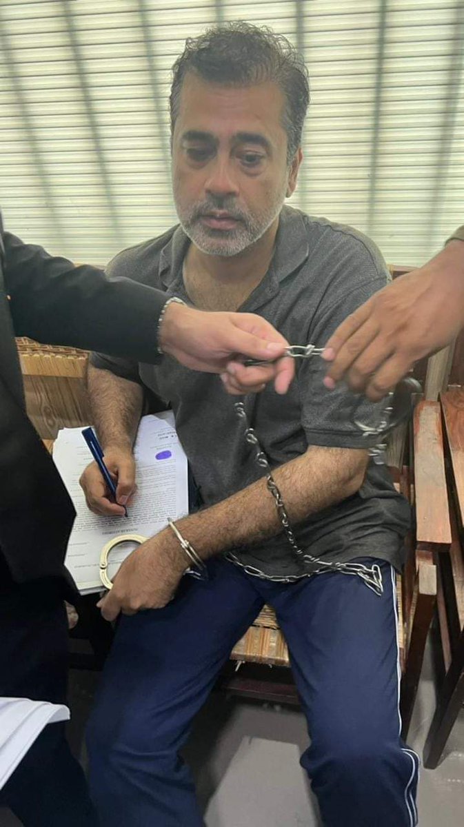 NaeemSanzar's tweet image. #DGISPR we will never forget that you were not neutral you were standing with crooks and you always there for them. ALLAH is watching everything and ALLAH will give justice to every innocent. Just wait for Allah revenge 
#قانون_سے_اوپر_کوئی_نہیں
#میں_بھی_عمران_ریاض_ہوں