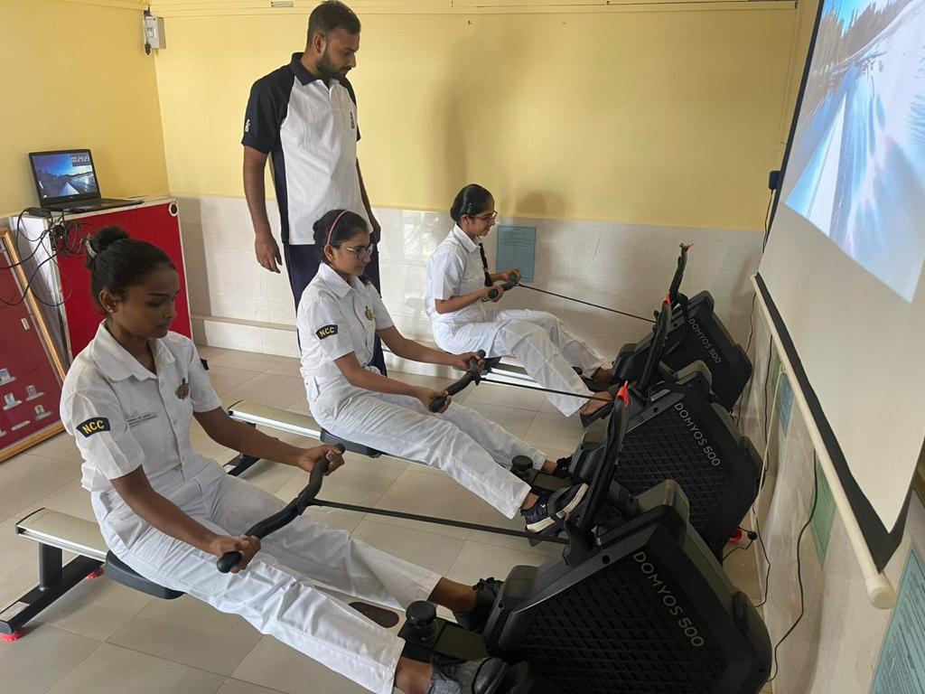 NCC_Dte_Gujarat's tweet image. #NCCGUJARAT
#SimulatorTraining
Technological assistance in conduct of training. NCC cdts of Jamnagar Gp, Guj Dte honing their skill &amp;amp; muscle memory on Rowing simulators for upcoming Nau Sainik Camp.
@drajaykumar_ias
@HQ_DG_NCC
@SpokespersonMoD
@DefencePRO_Guj
@PMOIndia
@CMOGuj