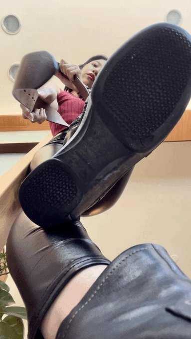 Who&rsquo;s ready for some whip whip and crush crush?🔥   📣 I&rsquo;m back to Twitter! Will read your messages ASAP<a href="/tag/leather"class="tags"><span>#leather</span></a><a href="/tag/youtube"class="tags"><span>#youtube</span></a><a href="/tag/giantess"class="tags"><span>#giantess</span></a><a href="/tag/leatherpants"class="tags"><span>#leatherpants</span></a><a href="/tag/giantessfetish"class="tags"><span>#giantessfetish</span></a>